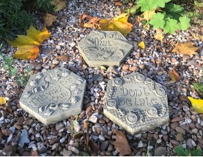 Alice in Wonderland Ornamental Stepping Stones Insect Drinkers Set, 3 Pieces Stone Garden Ornament