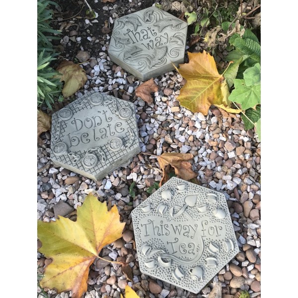 Alice in Wonderland Ornamental Stepping Stones Insect Drinkers Set, 3 Pieces Stone Garden Ornament